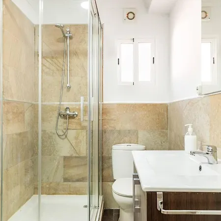 Constantinos Cerca De La Playa * カルプ