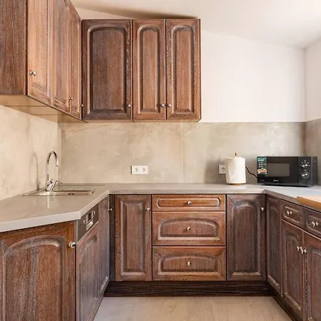 Constantinos O Completa Villa