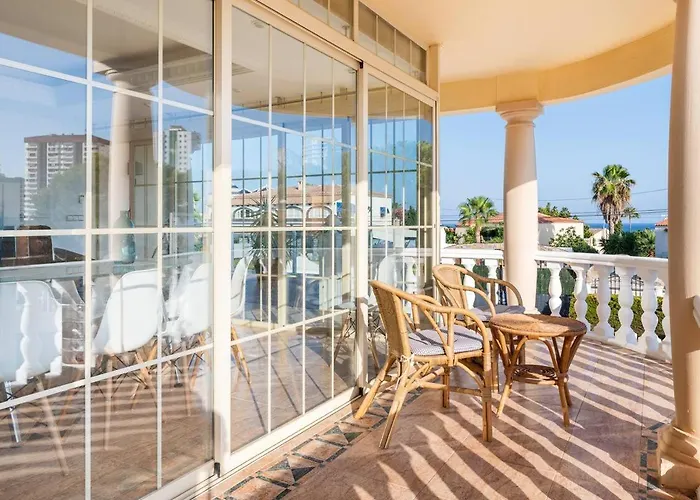 Constantinos Cerca De La Playa Villa